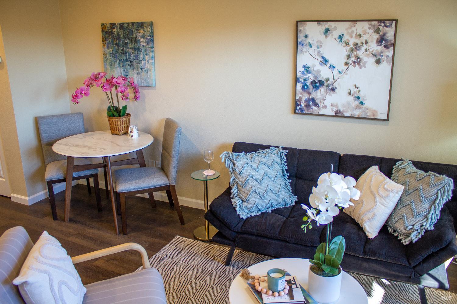 Detail Gallery Image 4 of 32 For 213 Mariner Way, Novato,  CA 94945 - 1 Beds | 1 Baths