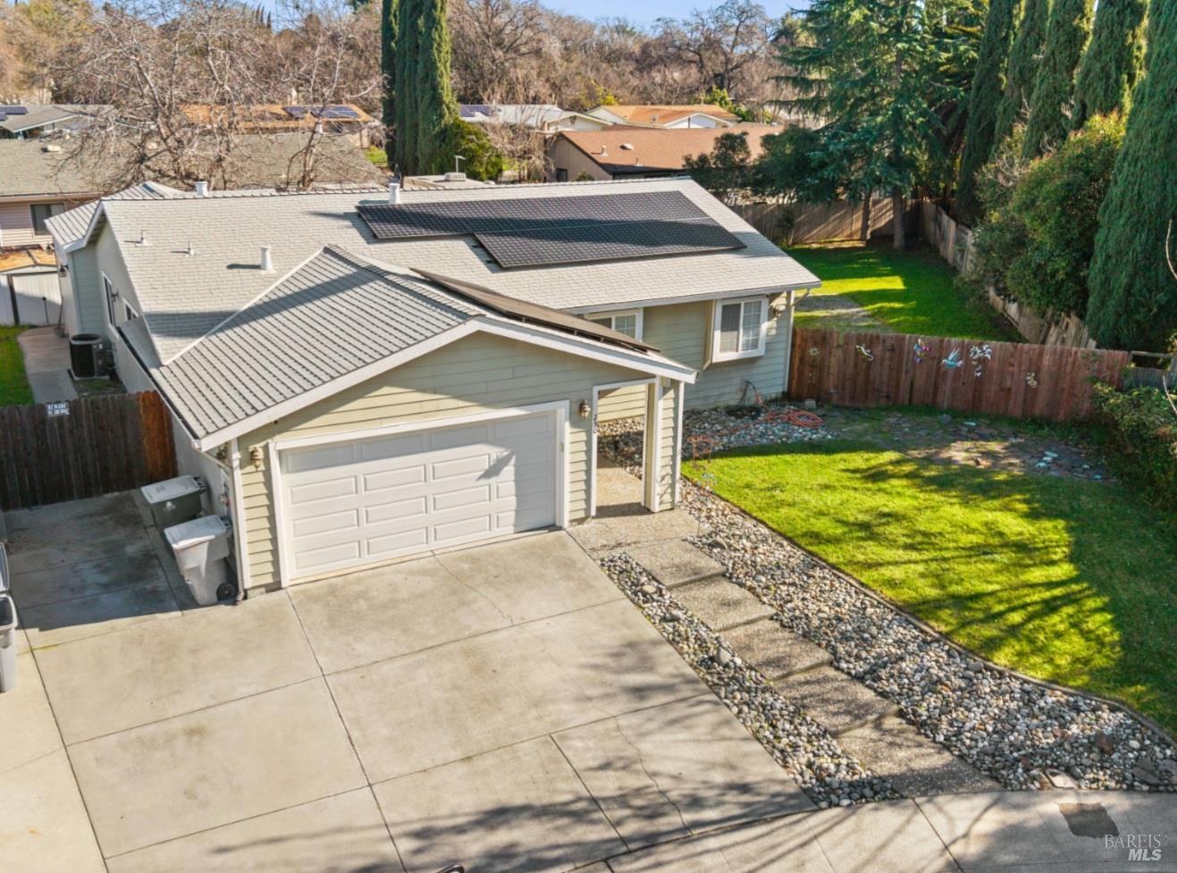 Detail Gallery Image 4 of 48 For 230 James Ct, Vacaville,  CA 95687 - 3 Beds | 2 Baths