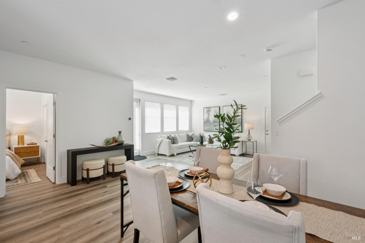 Detail Gallery Image 21 of 49 For 2716 Amora Cir, Santa Rosa,  CA 95407 - 4 Beds | 3/1 Baths