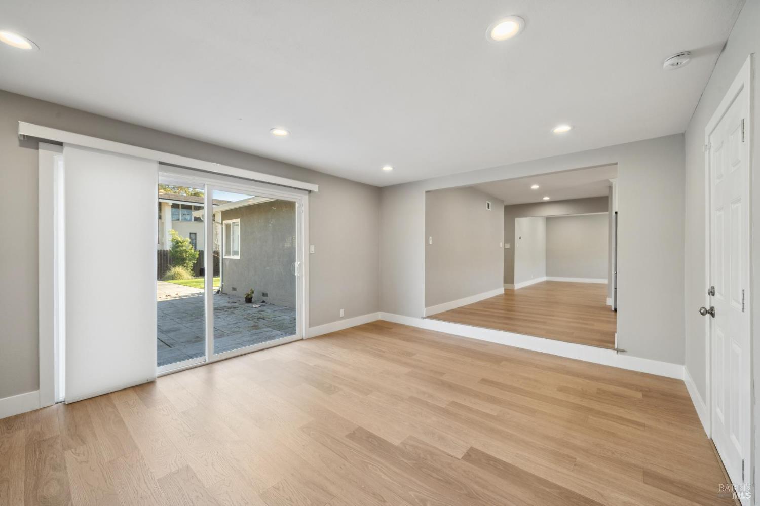 Detail Gallery Image 20 of 35 For 918 Las Pavadas Ave, San Rafael,  CA 94903 - 3 Beds | 2 Baths