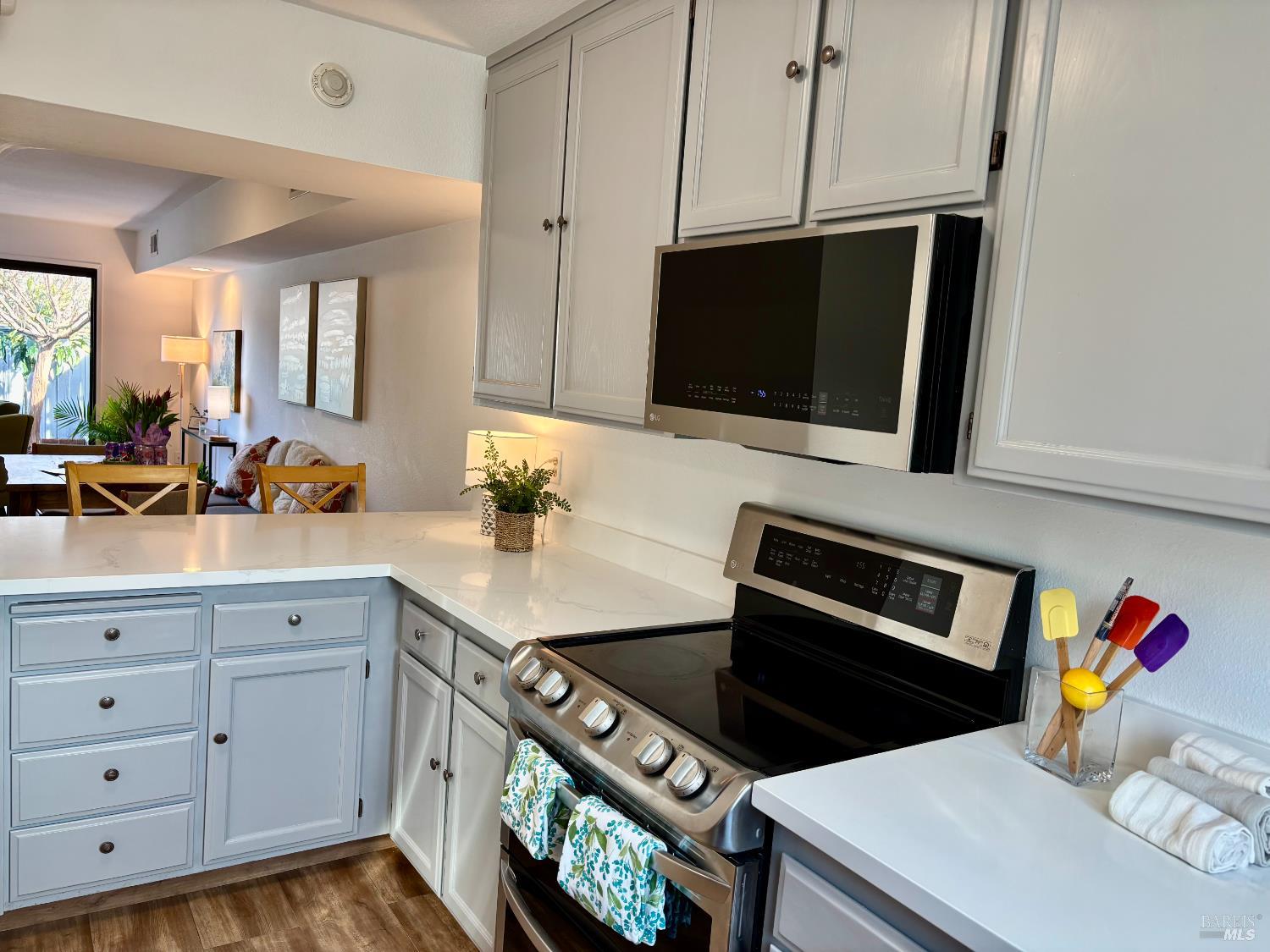 Front Image Thumbnail for BA325097723