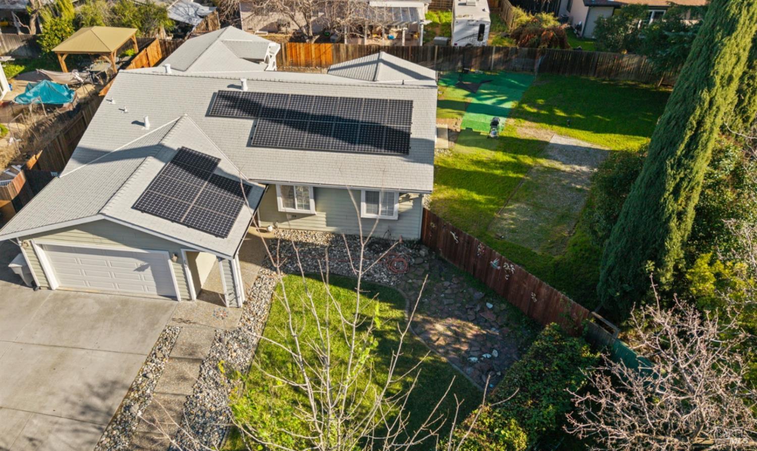 Detail Gallery Image 5 of 48 For 230 James Ct, Vacaville,  CA 95687 - 3 Beds | 2 Baths