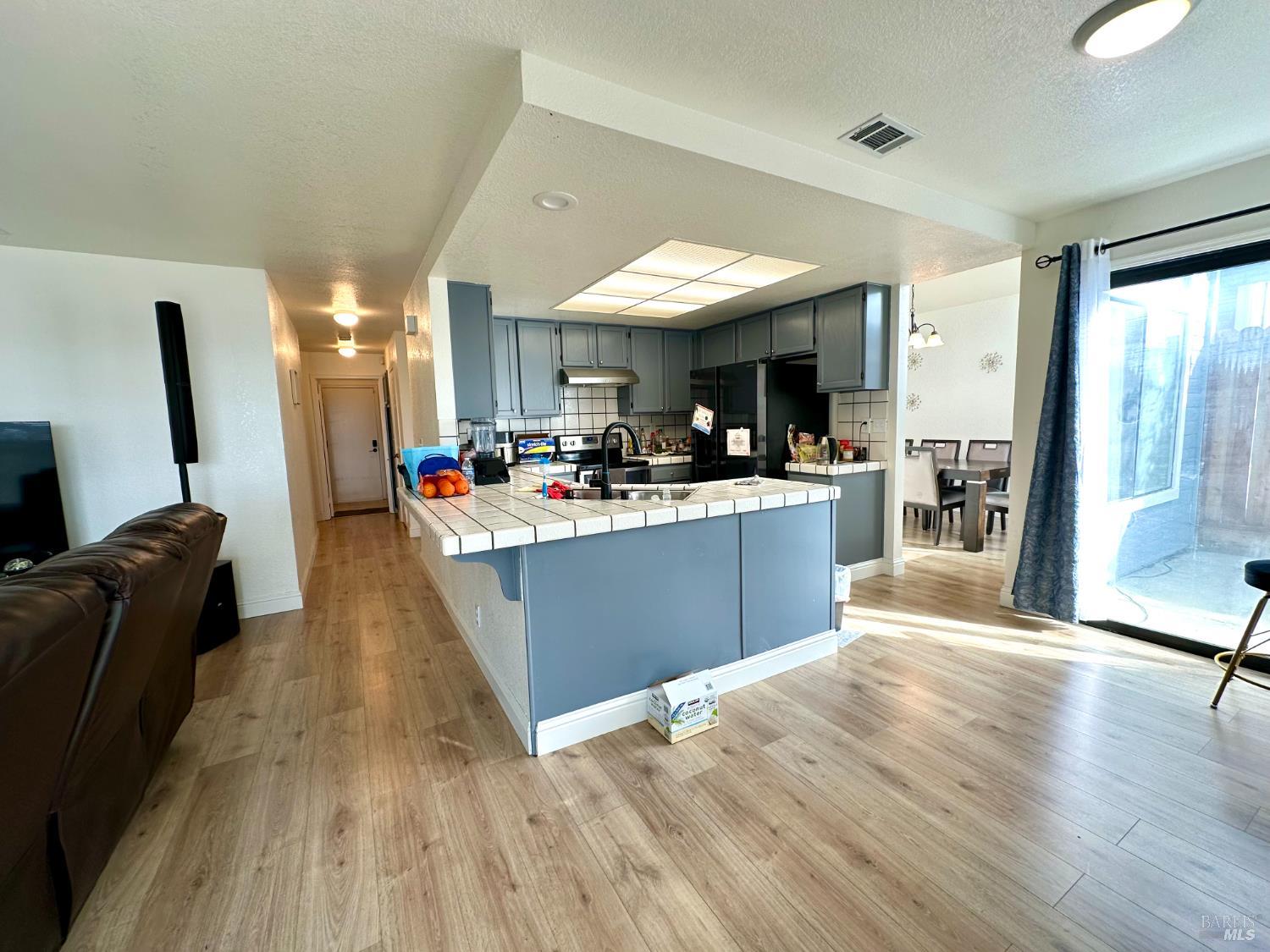 Detail Gallery Image 16 of 57 For 2472 Vista Grande Unkn, Fairfield,  CA 94534 - 5 Beds | 3 Baths