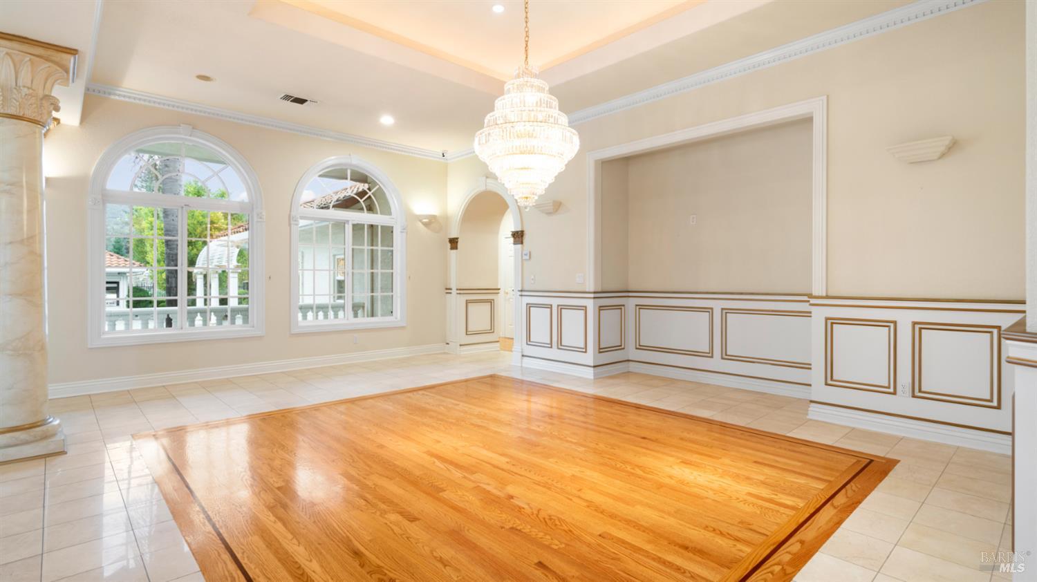 Detail Gallery Image 12 of 64 For 1783 Green Acres Ln, Fairfield,  CA 94534 - 5 Beds | 5/1 Baths