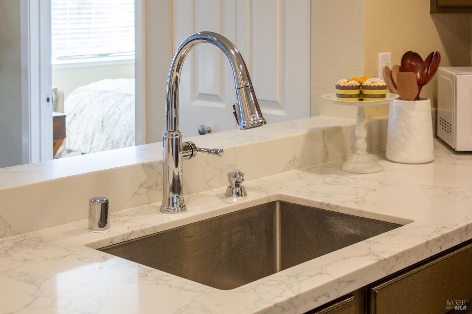 Detail Gallery Image 10 of 32 For 213 Mariner Way, Novato,  CA 94945 - 1 Beds | 1 Baths