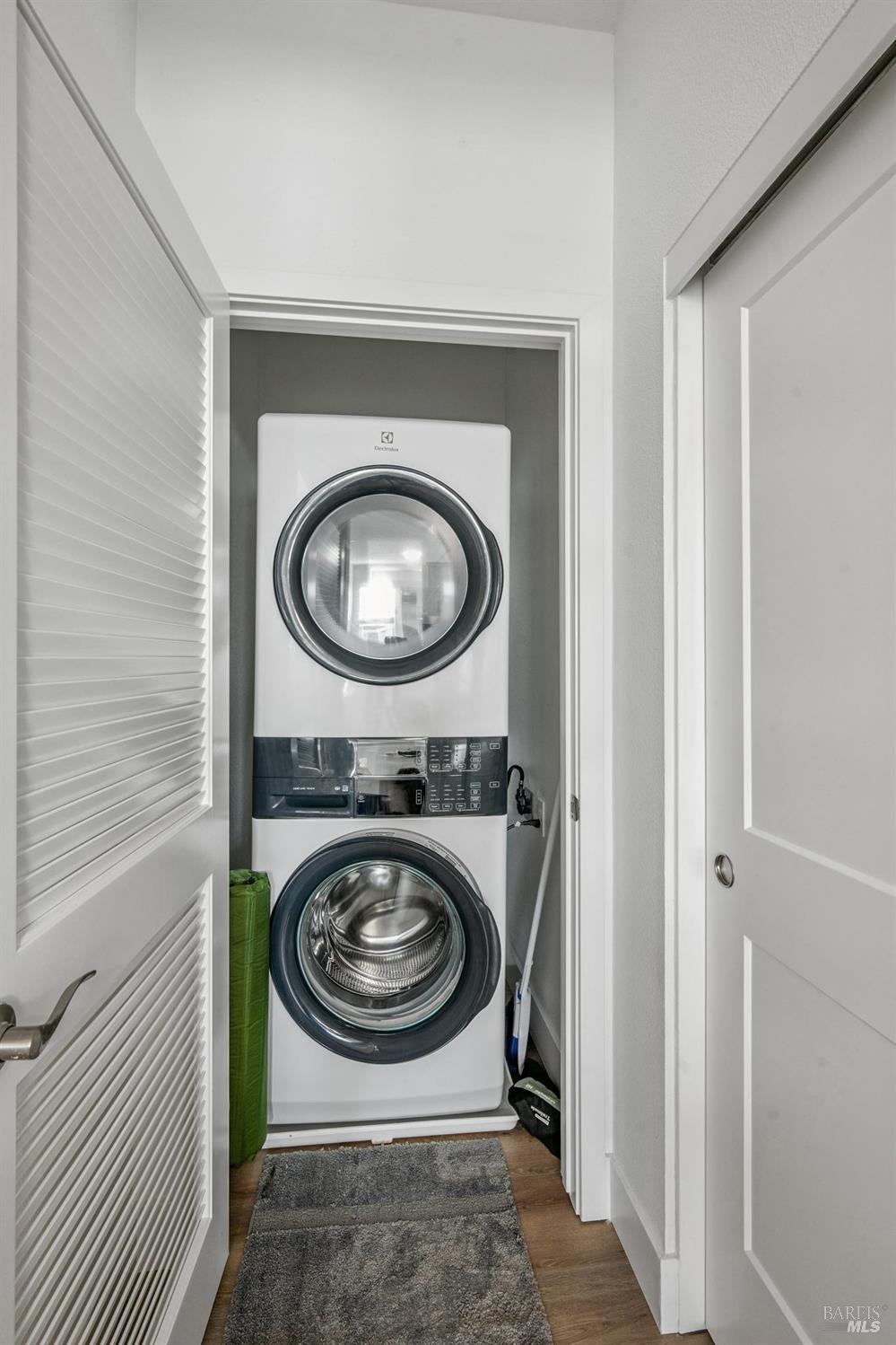 Detail Gallery Image 45 of 49 For 2716 Amora Cir, Santa Rosa,  CA 95407 - 4 Beds | 3/1 Baths