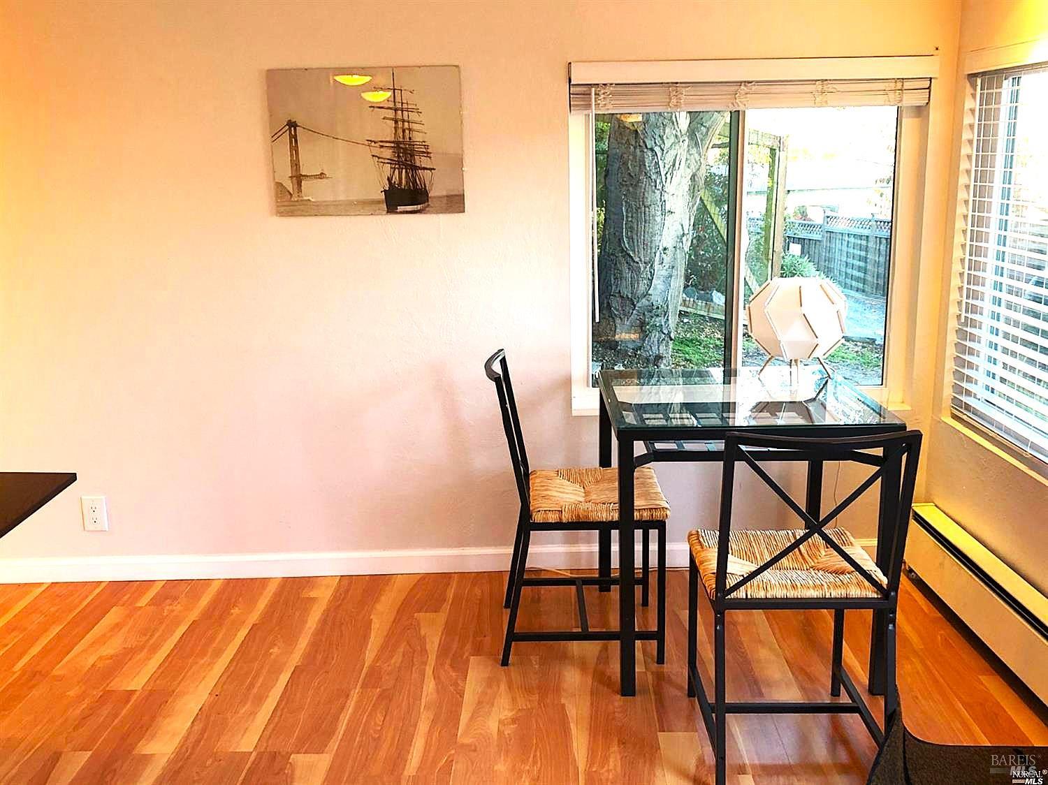 Detail Gallery Image 5 of 14 For 2371 Vista Del Mar Ln, Tiburon,  CA 94920 - 1 Beds | 1 Baths