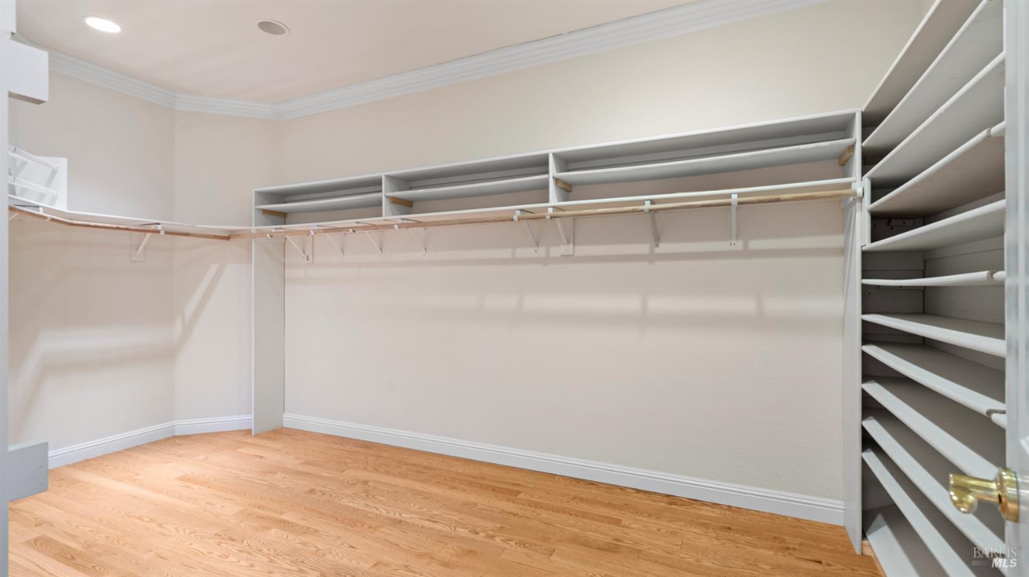 Detail Gallery Image 26 of 64 For 1783 Green Acres Ln, Fairfield,  CA 94534 - 5 Beds | 5/1 Baths