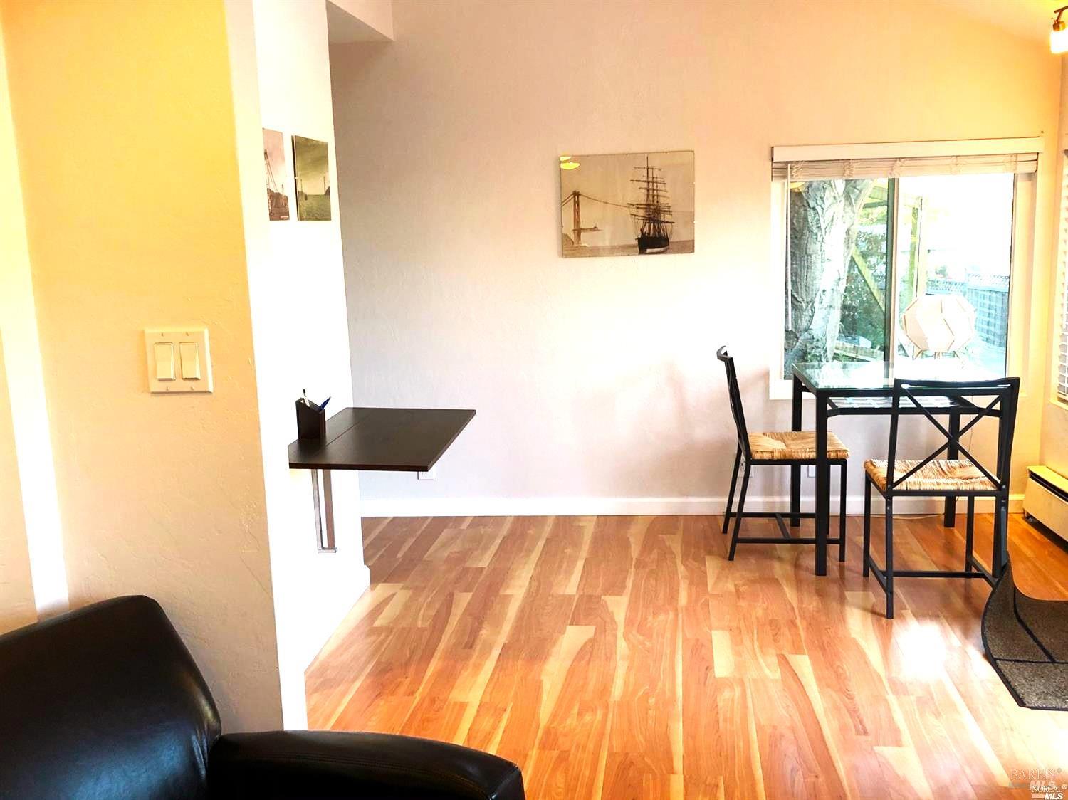 Detail Gallery Image 3 of 14 For 2371 Vista Del Mar Ln, Tiburon,  CA 94920 - 1 Beds | 1 Baths