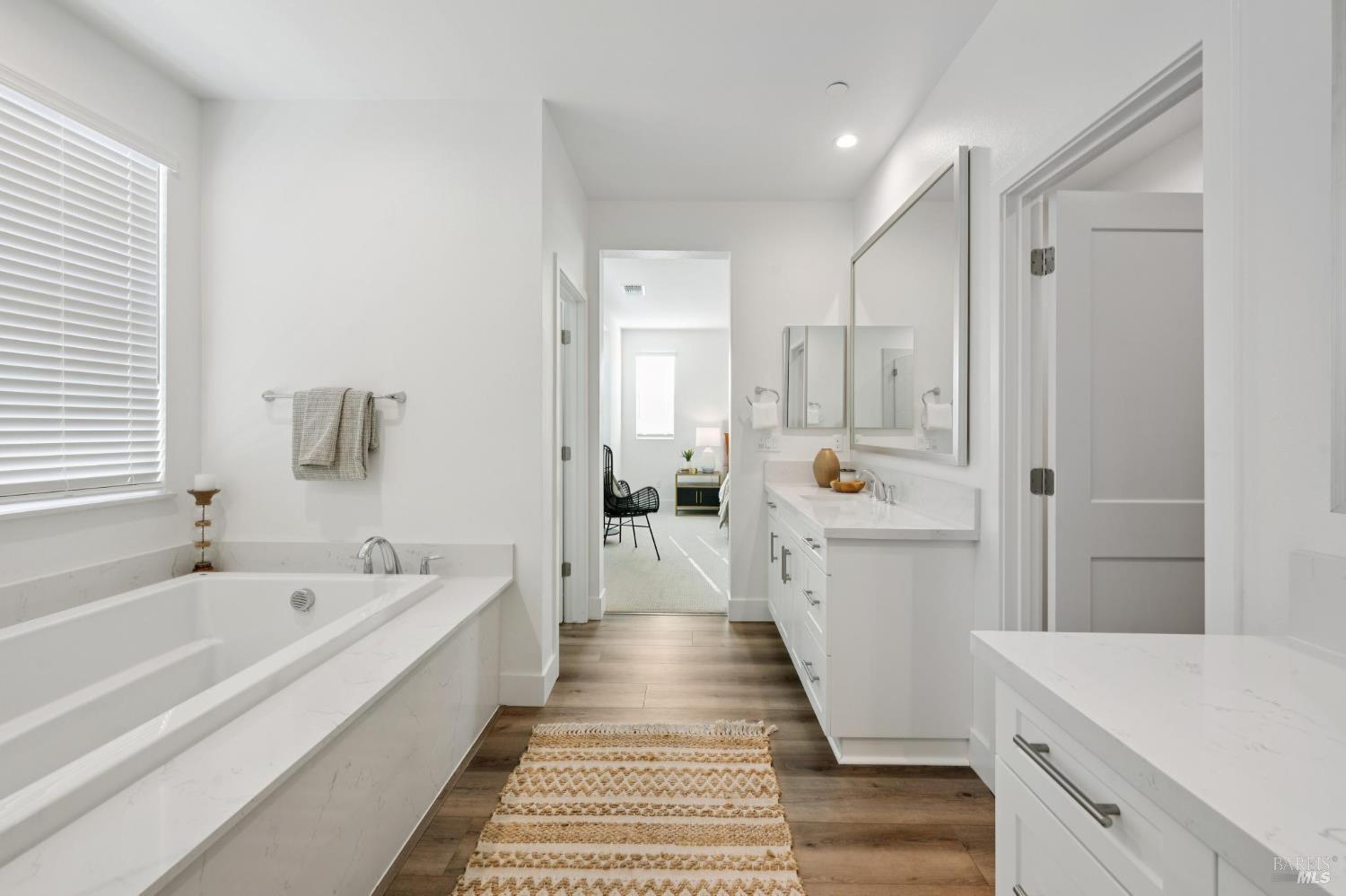 Detail Gallery Image 28 of 49 For 2716 Amora Cir, Santa Rosa,  CA 95407 - 4 Beds | 3/1 Baths