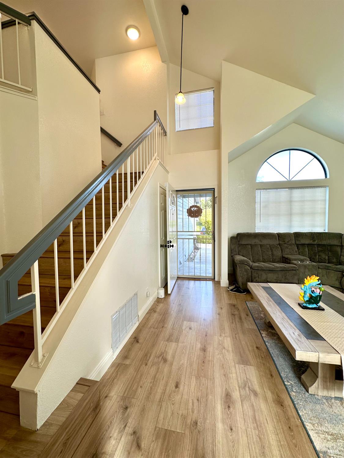 Detail Gallery Image 9 of 57 For 2472 Vista Grande Unkn, Fairfield,  CA 94534 - 5 Beds | 3 Baths