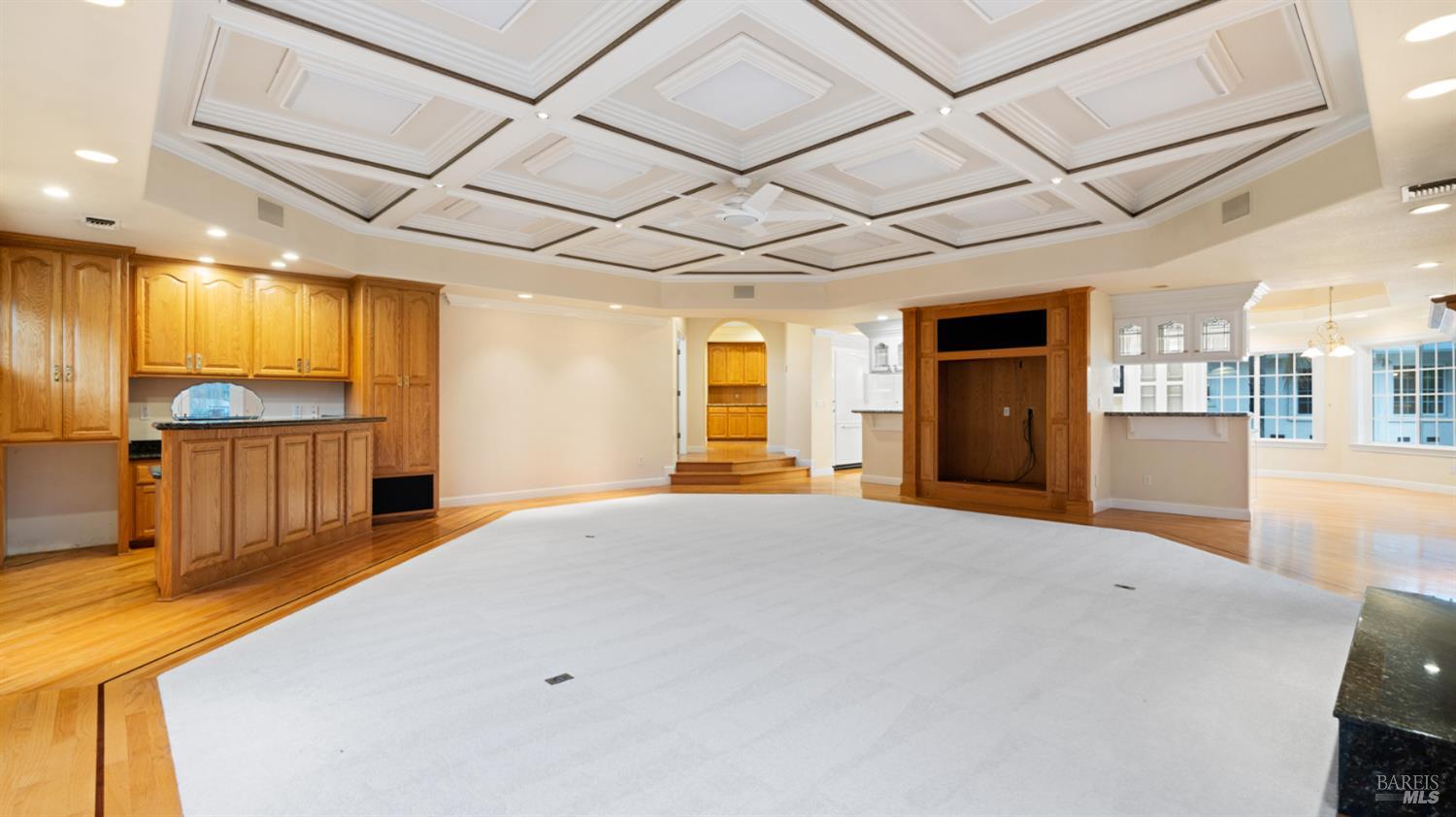 Detail Gallery Image 21 of 64 For 1783 Green Acres Ln, Fairfield,  CA 94534 - 5 Beds | 5/1 Baths