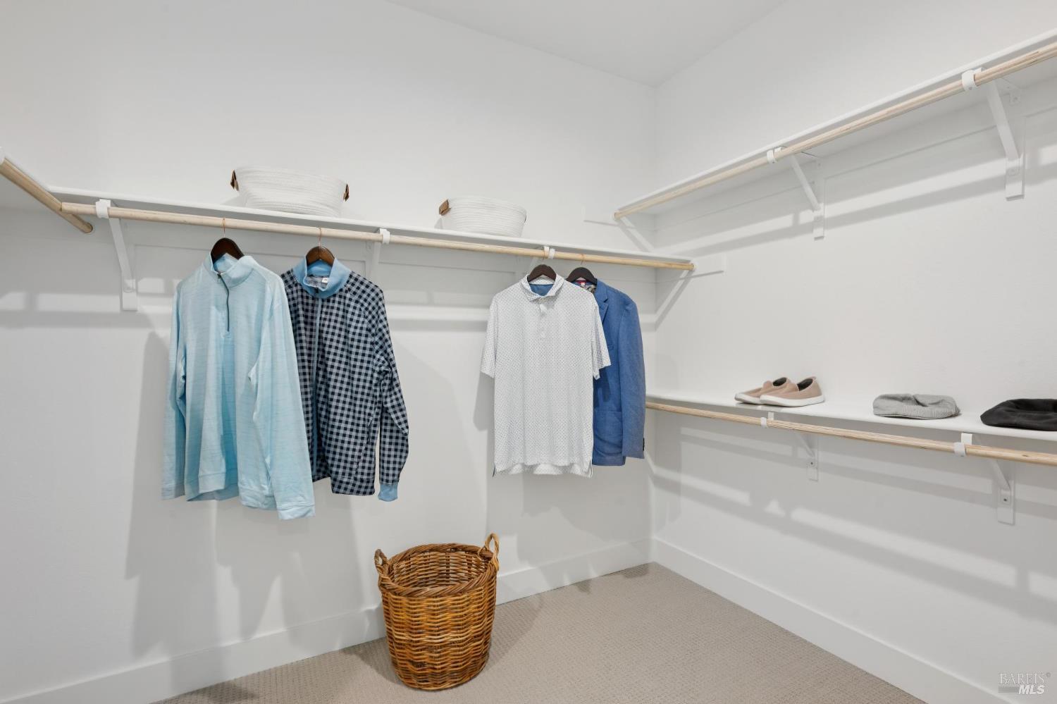 Detail Gallery Image 30 of 49 For 2716 Amora Cir, Santa Rosa,  CA 95407 - 4 Beds | 3/1 Baths