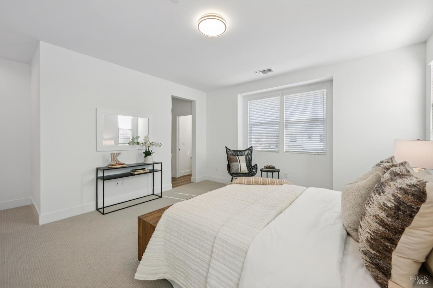 Detail Gallery Image 27 of 49 For 2716 Amora Cir, Santa Rosa,  CA 95407 - 4 Beds | 3/1 Baths