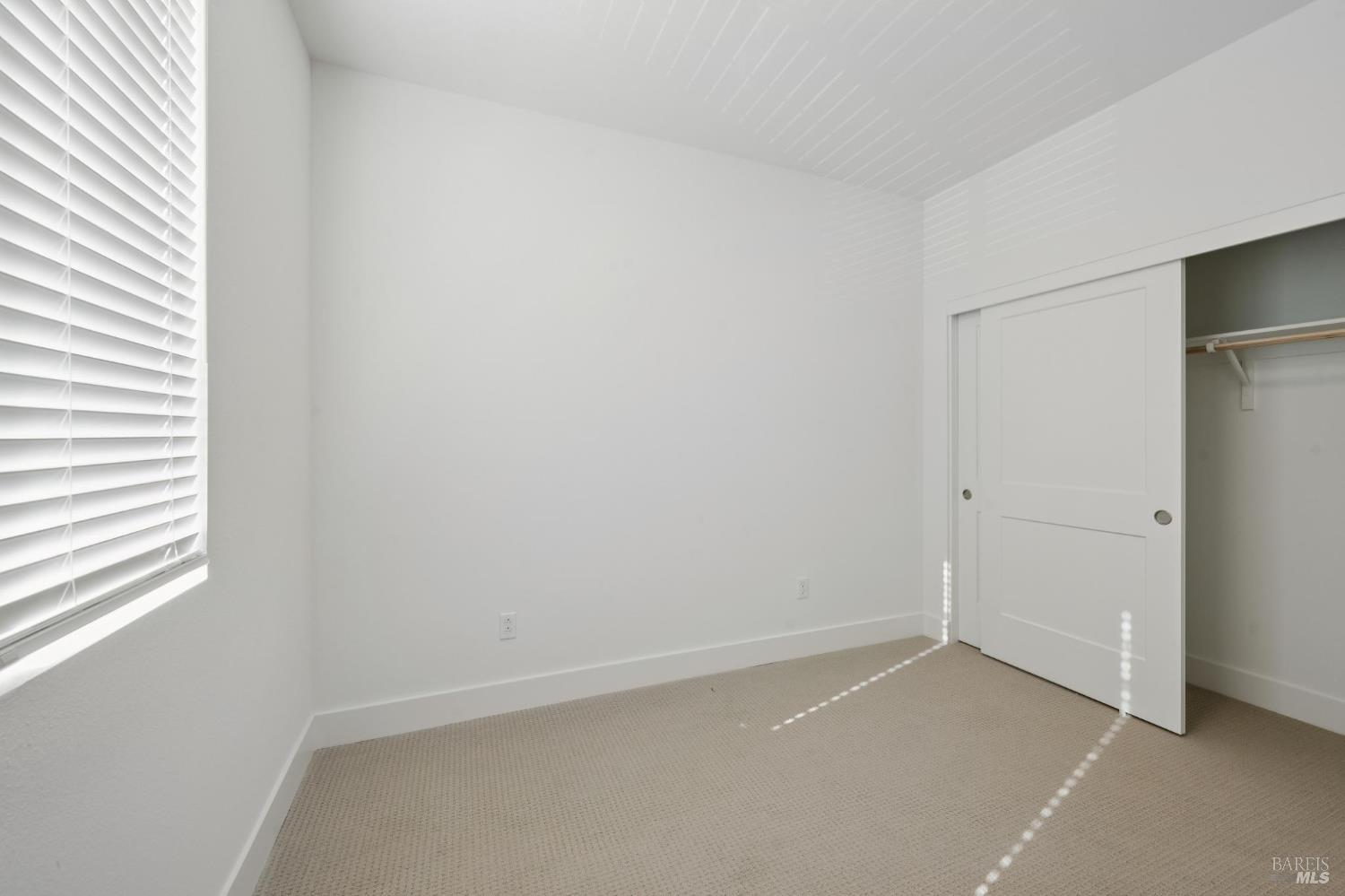 Detail Gallery Image 32 of 49 For 2716 Amora Cir, Santa Rosa,  CA 95407 - 4 Beds | 3/1 Baths