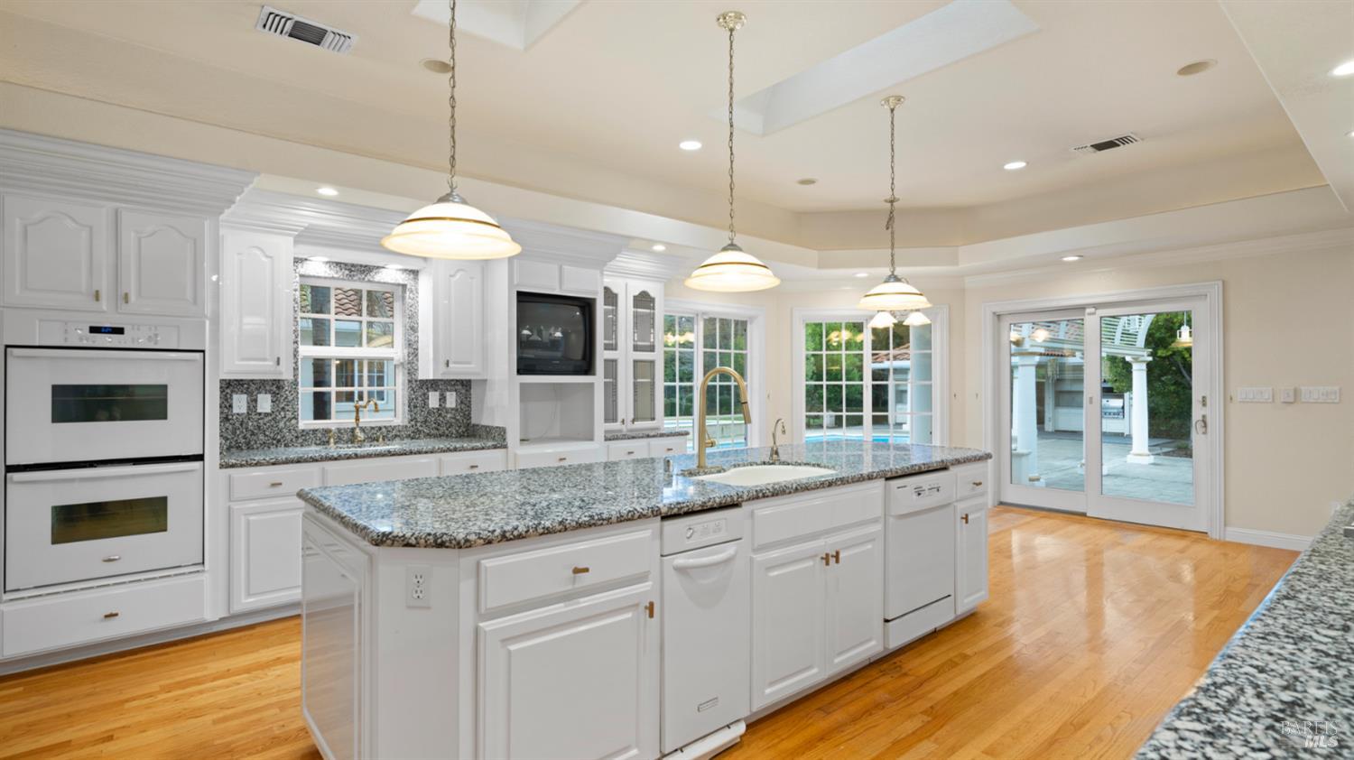 Detail Gallery Image 15 of 64 For 1783 Green Acres Ln, Fairfield,  CA 94534 - 5 Beds | 5/1 Baths