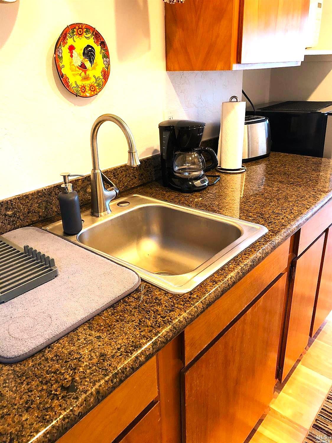 Detail Gallery Image 9 of 14 For 2371 Vista Del Mar Ln, Tiburon,  CA 94920 - 1 Beds | 1 Baths