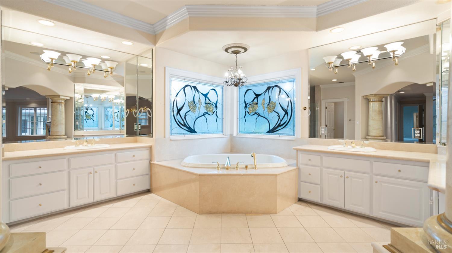 Detail Gallery Image 28 of 64 For 1783 Green Acres Ln, Fairfield,  CA 94534 - 5 Beds | 5/1 Baths