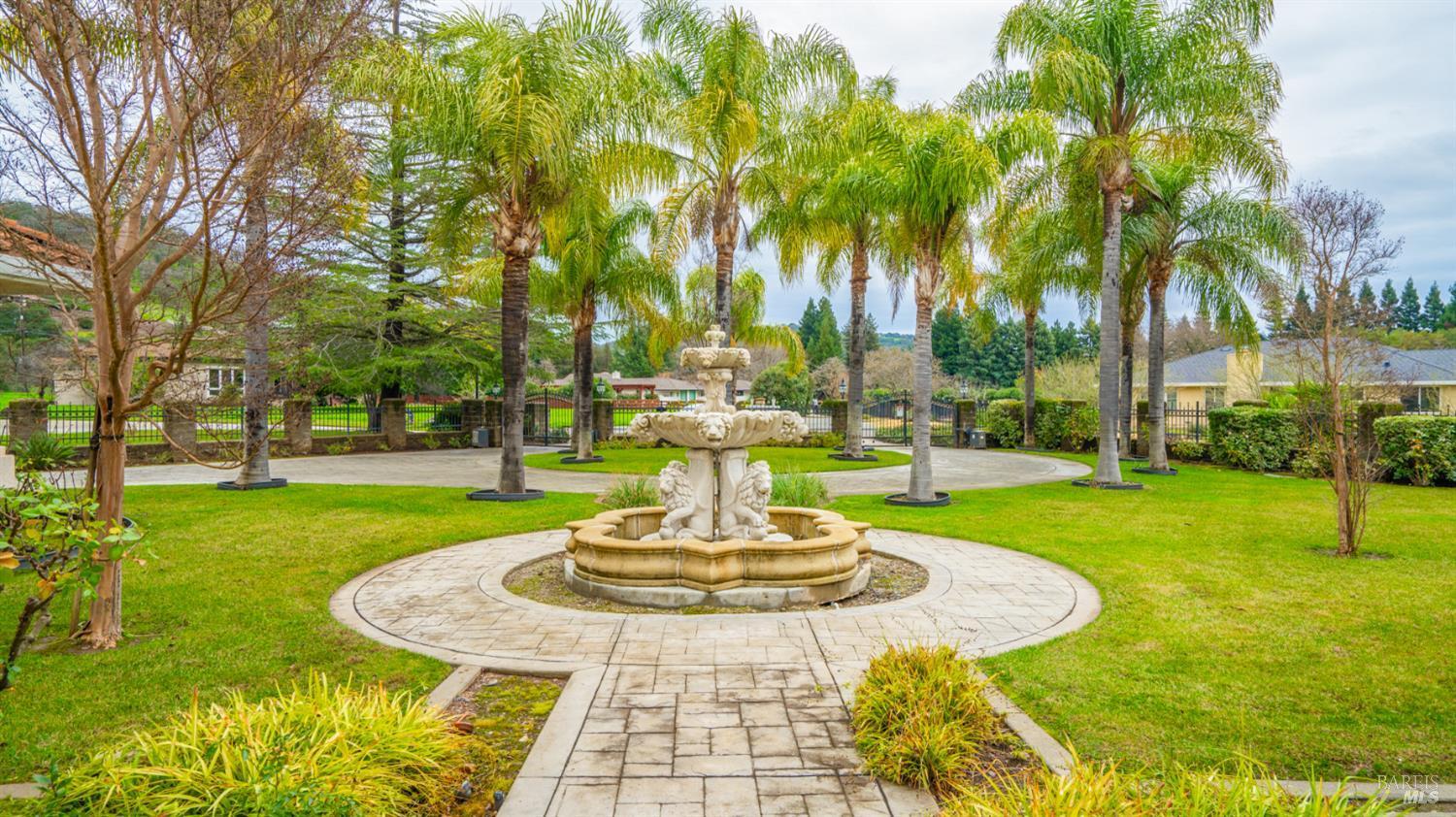 Detail Gallery Image 7 of 64 For 1783 Green Acres Ln, Fairfield,  CA 94534 - 5 Beds | 5/1 Baths