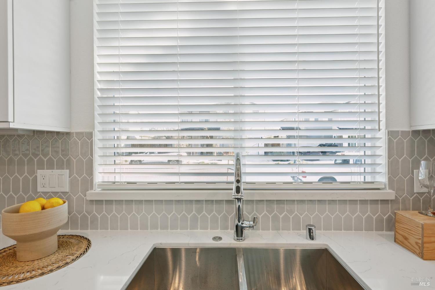 Detail Gallery Image 19 of 49 For 2716 Amora Cir, Santa Rosa,  CA 95407 - 4 Beds | 3/1 Baths