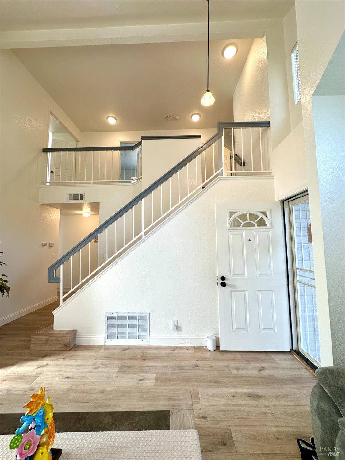 Detail Gallery Image 6 of 57 For 2472 Vista Grande Unkn, Fairfield,  CA 94534 - 5 Beds | 3 Baths