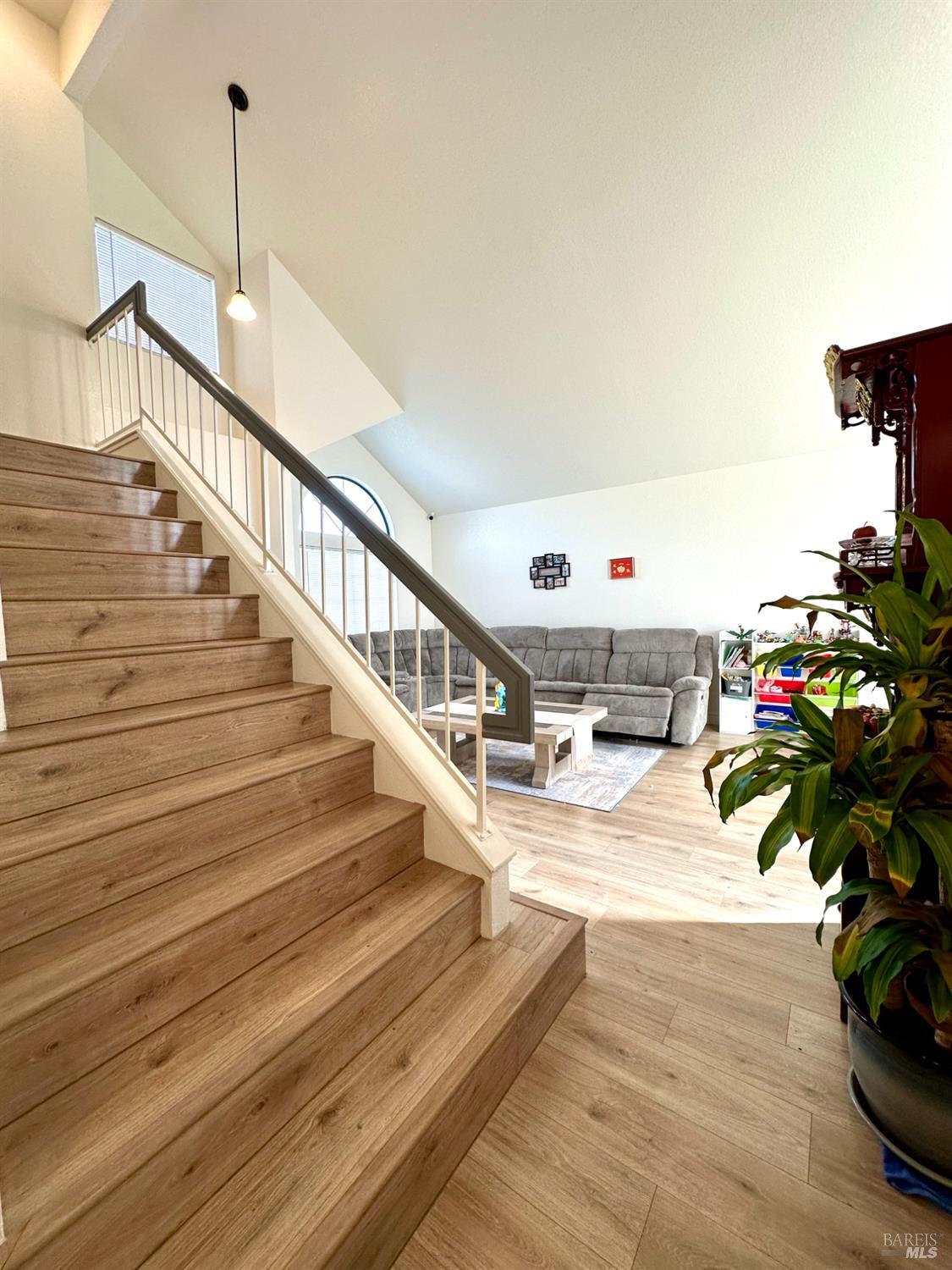 Detail Gallery Image 11 of 57 For 2472 Vista Grande Unkn, Fairfield,  CA 94534 - 5 Beds | 3 Baths