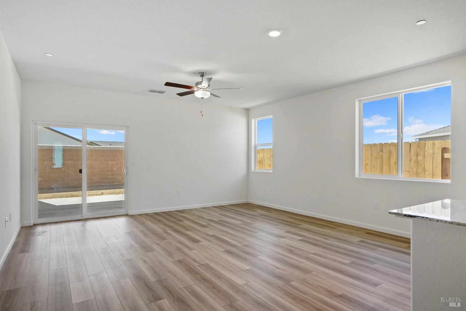 Detail Gallery Image 9 of 22 For 2210 Front Porch Ln, Rio Vista,  CA 94571 - 2 Beds | 2 Baths