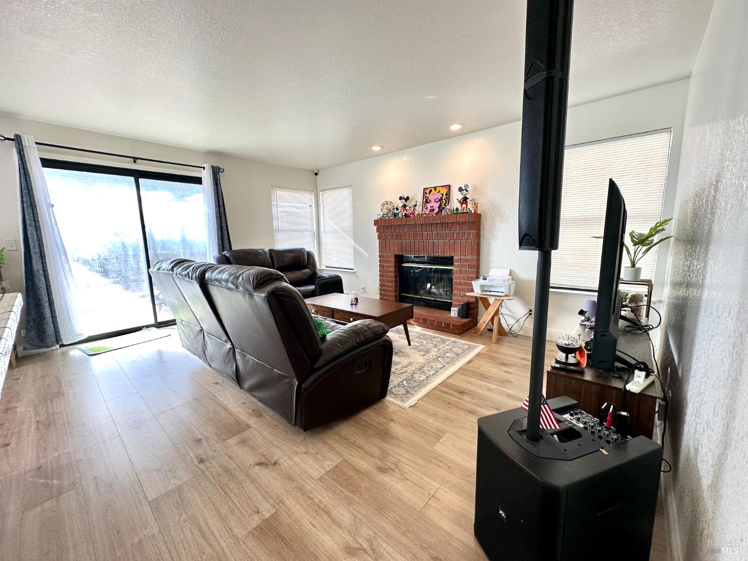 Detail Gallery Image 14 of 57 For 2472 Vista Grande Unkn, Fairfield,  CA 94534 - 5 Beds | 3 Baths