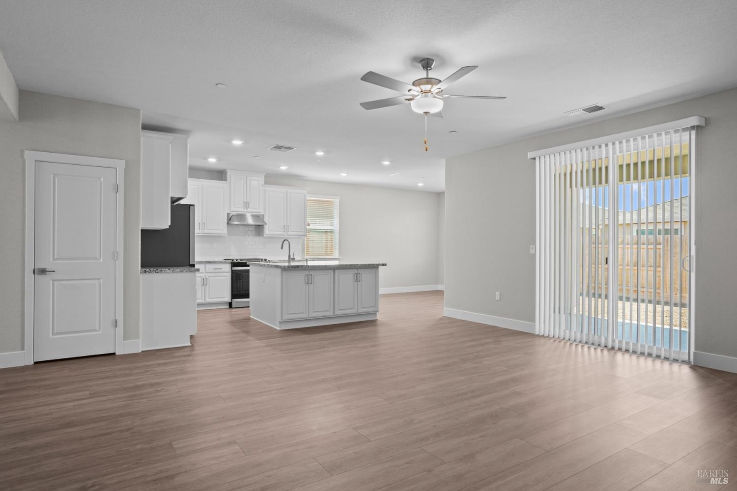 Detail Gallery Image 5 of 19 For 2270 Rustic Oak Ln, Rio Vista,  CA 94571 - 3 Beds | 2 Baths