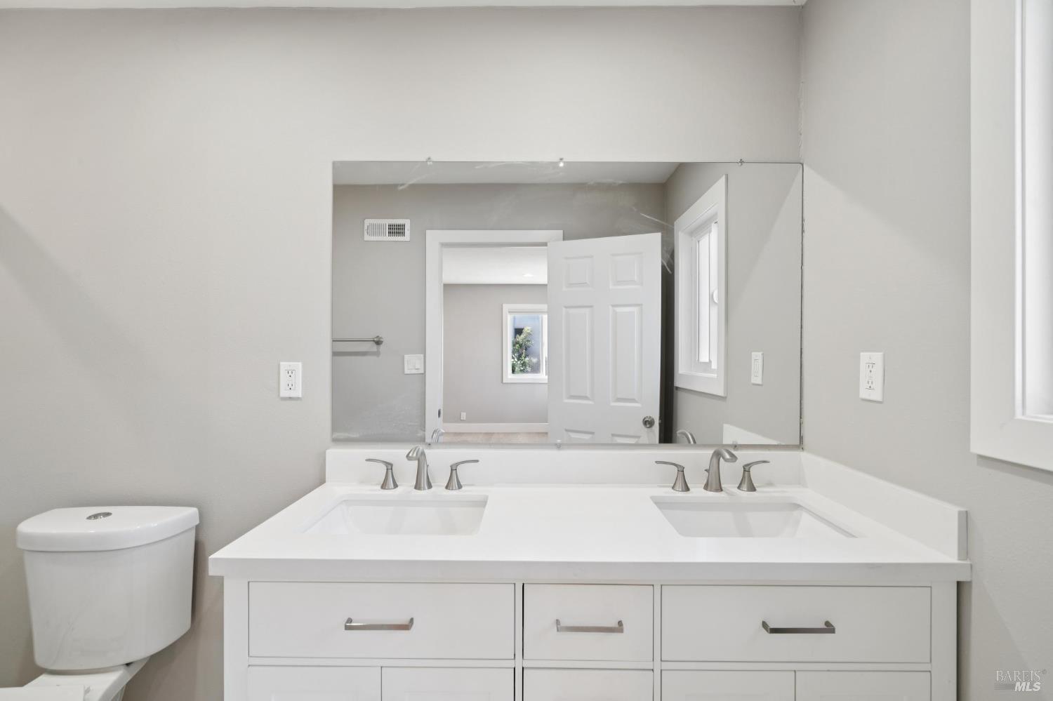 Detail Gallery Image 24 of 35 For 918 Las Pavadas Ave, San Rafael,  CA 94903 - 3 Beds | 2 Baths