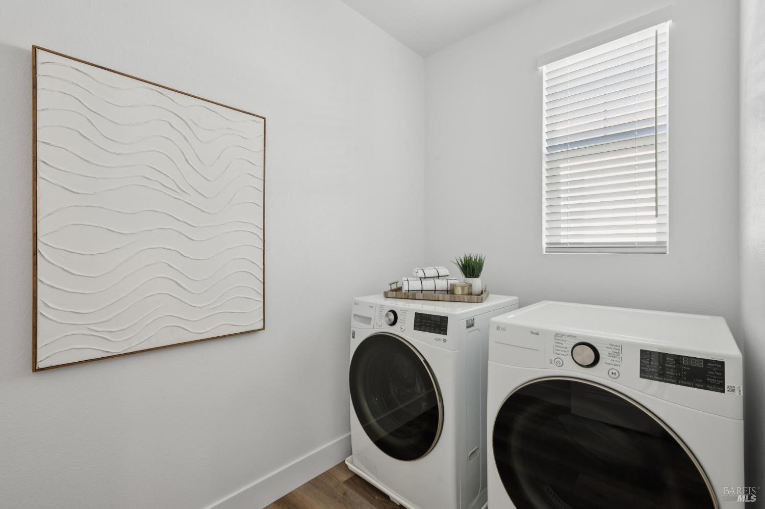 Detail Gallery Image 39 of 49 For 2716 Amora Cir, Santa Rosa,  CA 95407 - 4 Beds | 3/1 Baths