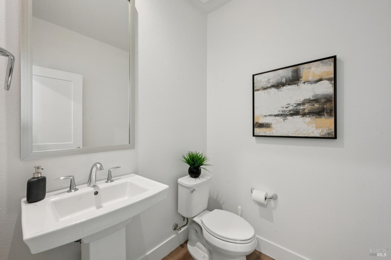 Detail Gallery Image 36 of 49 For 2716 Amora Cir, Santa Rosa,  CA 95407 - 4 Beds | 3/1 Baths