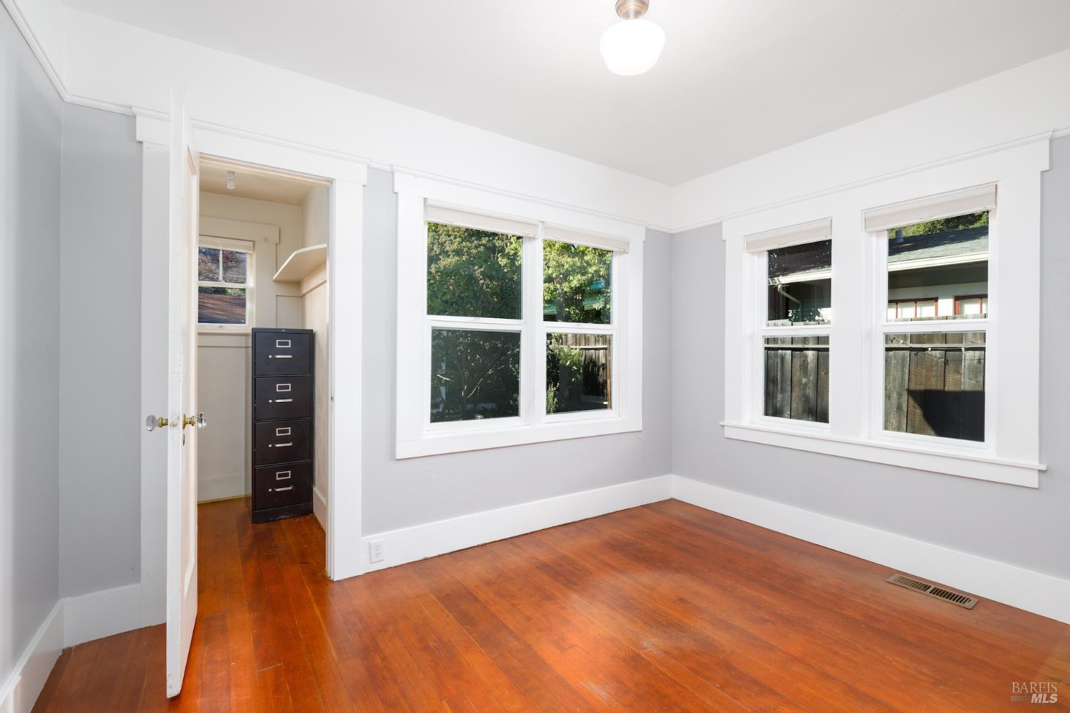 Detail Gallery Image 25 of 26 For 1203 Glenn St, Santa Rosa,  CA 95401 - 3 Beds | 2 Baths