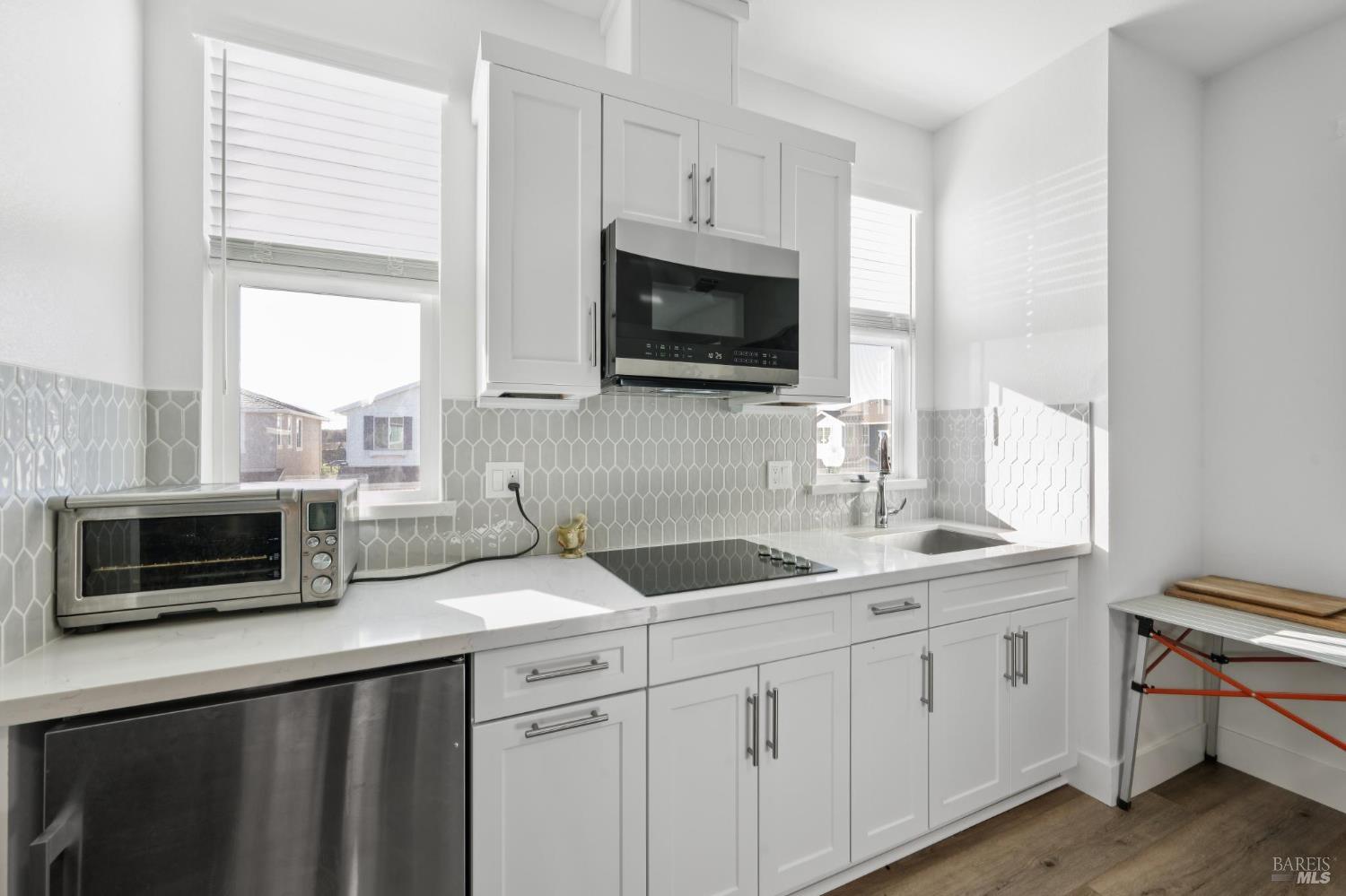 Detail Gallery Image 43 of 49 For 2716 Amora Cir, Santa Rosa,  CA 95407 - 4 Beds | 3/1 Baths