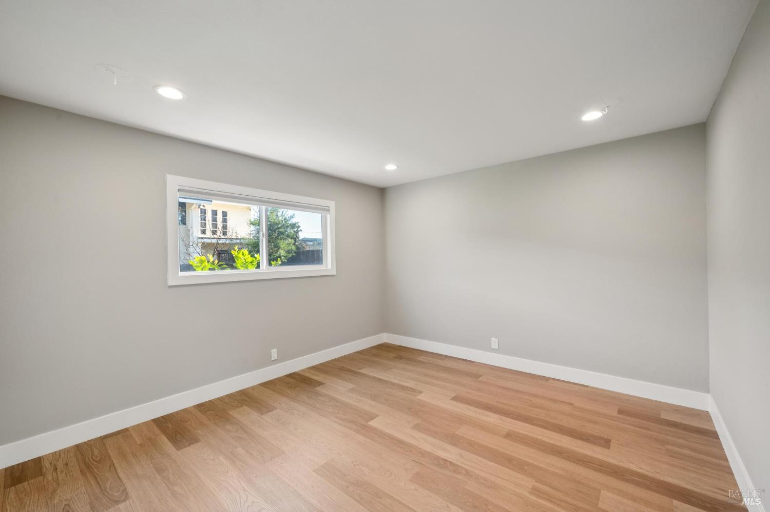 Detail Gallery Image 27 of 35 For 918 Las Pavadas Ave, San Rafael,  CA 94903 - 3 Beds | 2 Baths