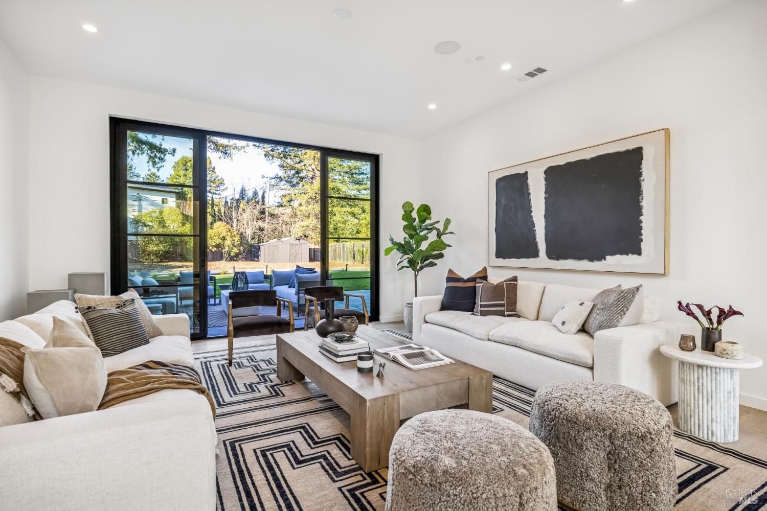 Detail Gallery Image 9 of 76 For 33 Fawn Dr, San Anselmo,  CA 94960 - 5 Beds | 4/1 Baths