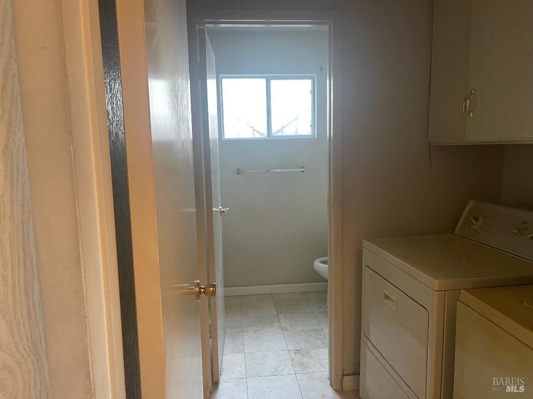 Detail Gallery Image 11 of 15 For 100 Obsidian Ct, Vallejo,  CA 94589 - 4 Beds | 2/1 Baths