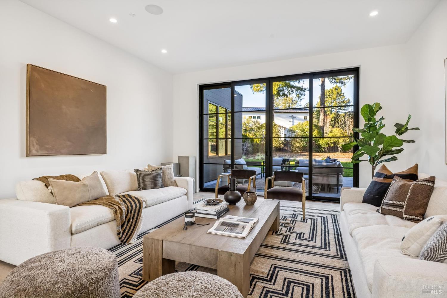 Detail Gallery Image 11 of 76 For 33 Fawn Dr, San Anselmo,  CA 94960 - 5 Beds | 4/1 Baths