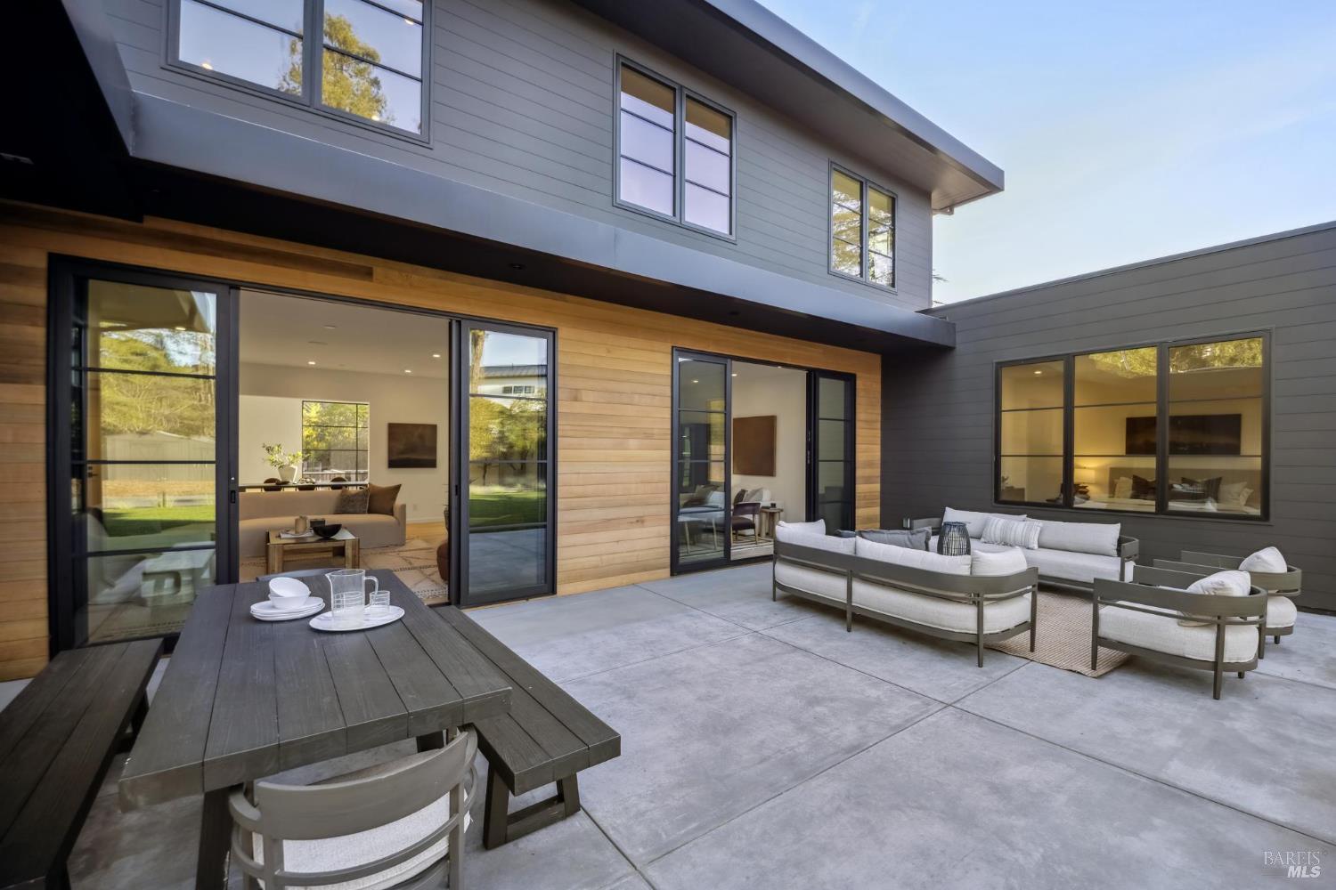 Detail Gallery Image 69 of 76 For 33 Fawn Dr, San Anselmo,  CA 94960 - 5 Beds | 4/1 Baths