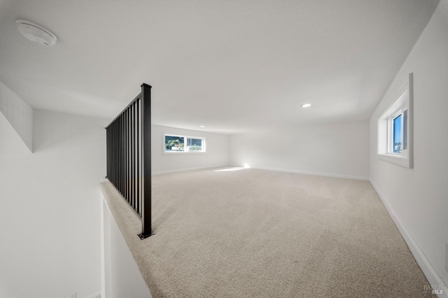 Detail Gallery Image 14 of 15 For 742 Francisco W Blvd B22, San Rafael,  CA 94901 - 1 Beds | 1 Baths