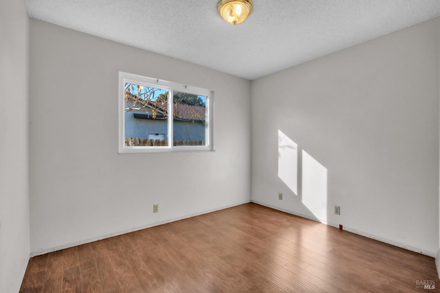 Detail Gallery Image 25 of 33 For 793 Marigold Dr, Fairfield,  CA 94533 - 4 Beds | 2 Baths