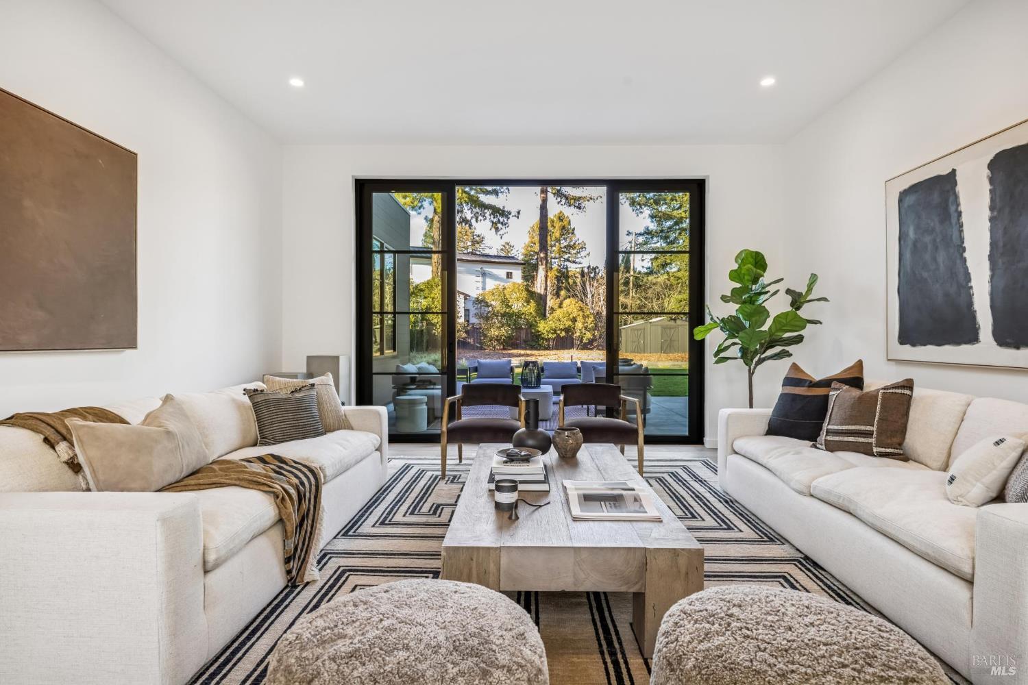 Detail Gallery Image 10 of 76 For 33 Fawn Dr, San Anselmo,  CA 94960 - 5 Beds | 4/1 Baths