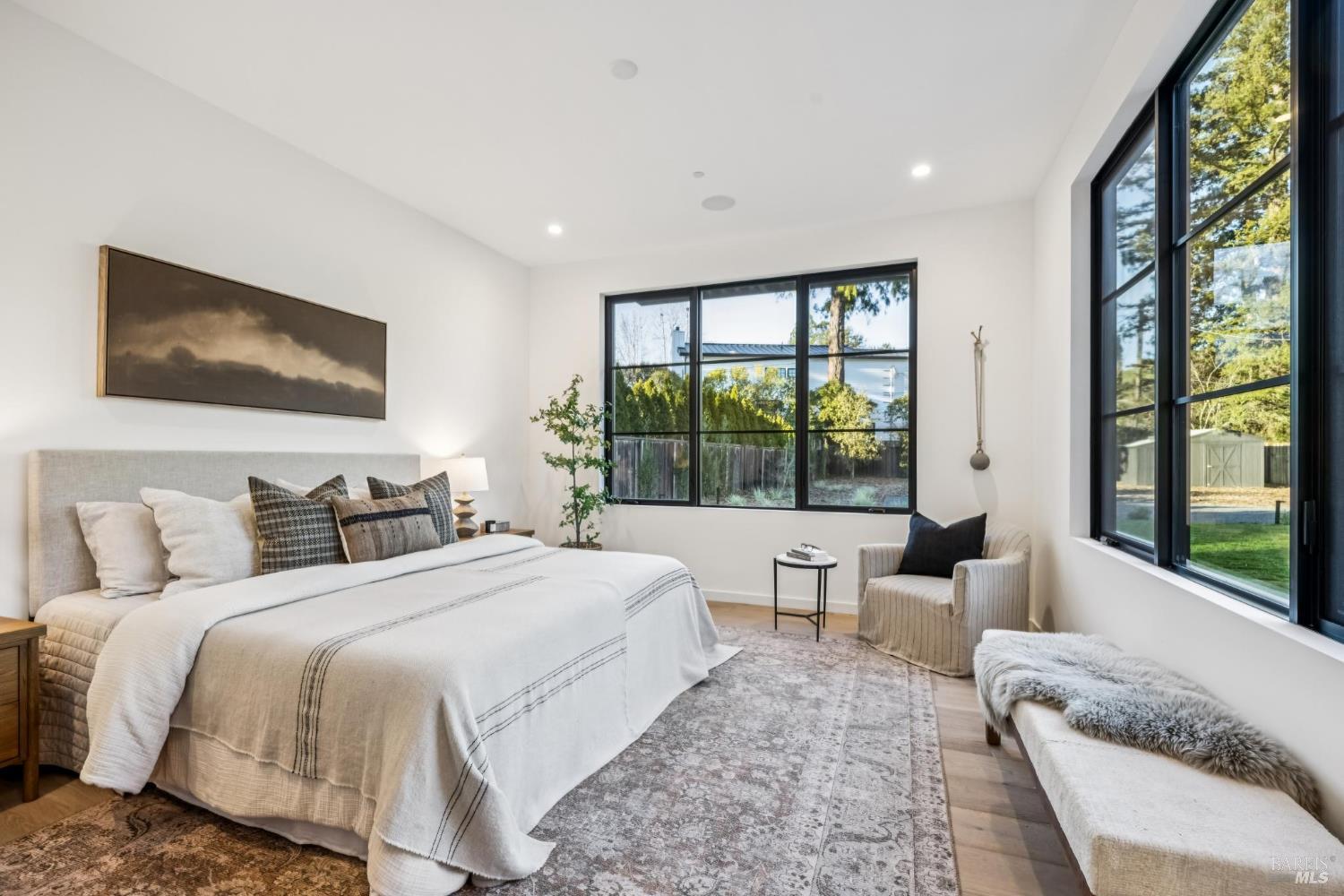 Detail Gallery Image 34 of 76 For 33 Fawn Dr, San Anselmo,  CA 94960 - 5 Beds | 4/1 Baths