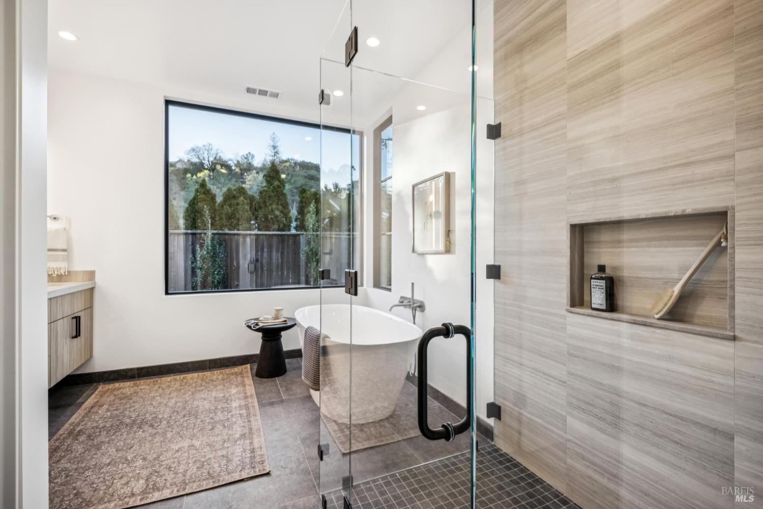 Detail Gallery Image 39 of 76 For 33 Fawn Dr, San Anselmo,  CA 94960 - 5 Beds | 4/1 Baths