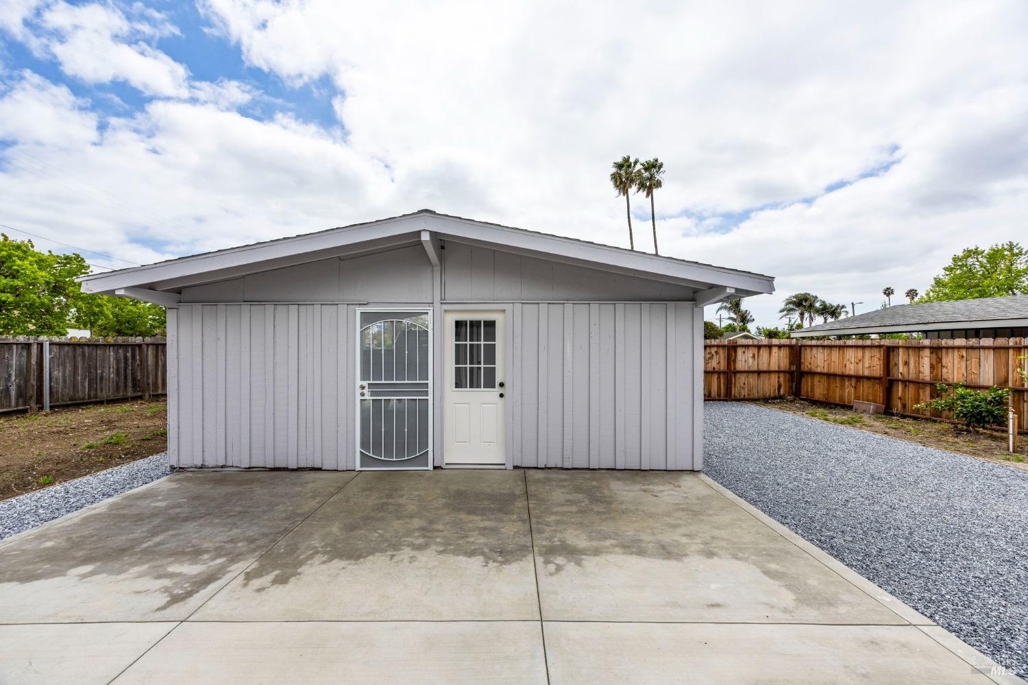 Detail Gallery Image 4 of 41 For 240 Rinaldo Dr, Vallejo,  CA 94589 - 3 Beds | 1 Baths