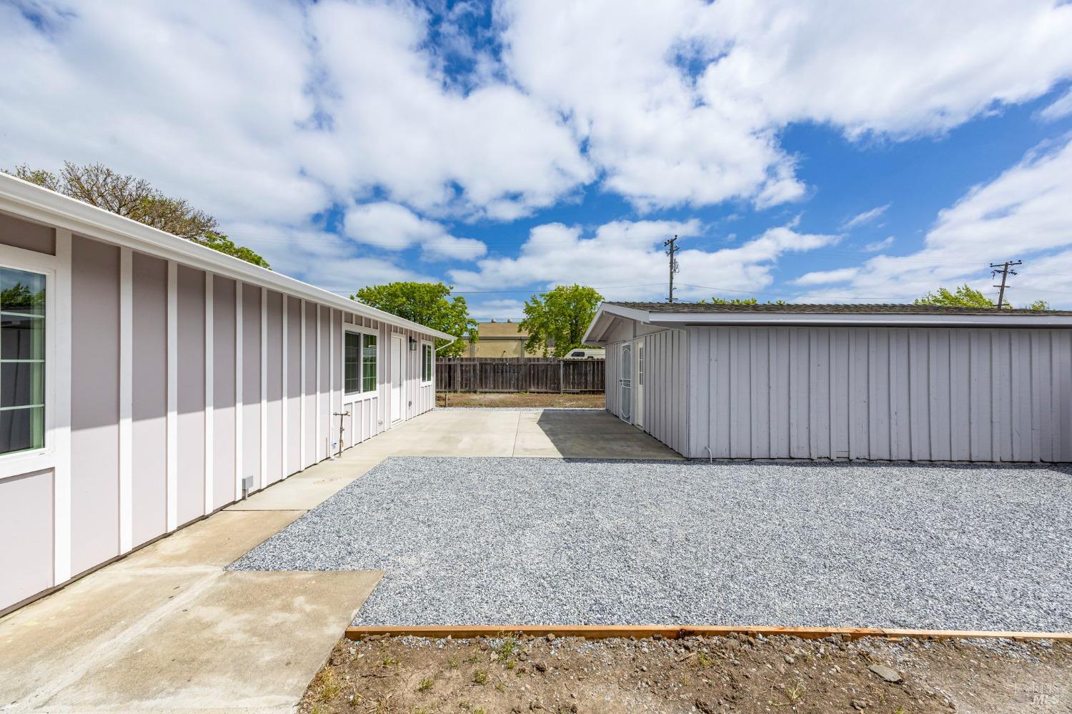 Detail Gallery Image 5 of 41 For 240 Rinaldo Dr, Vallejo,  CA 94589 - 3 Beds | 1 Baths