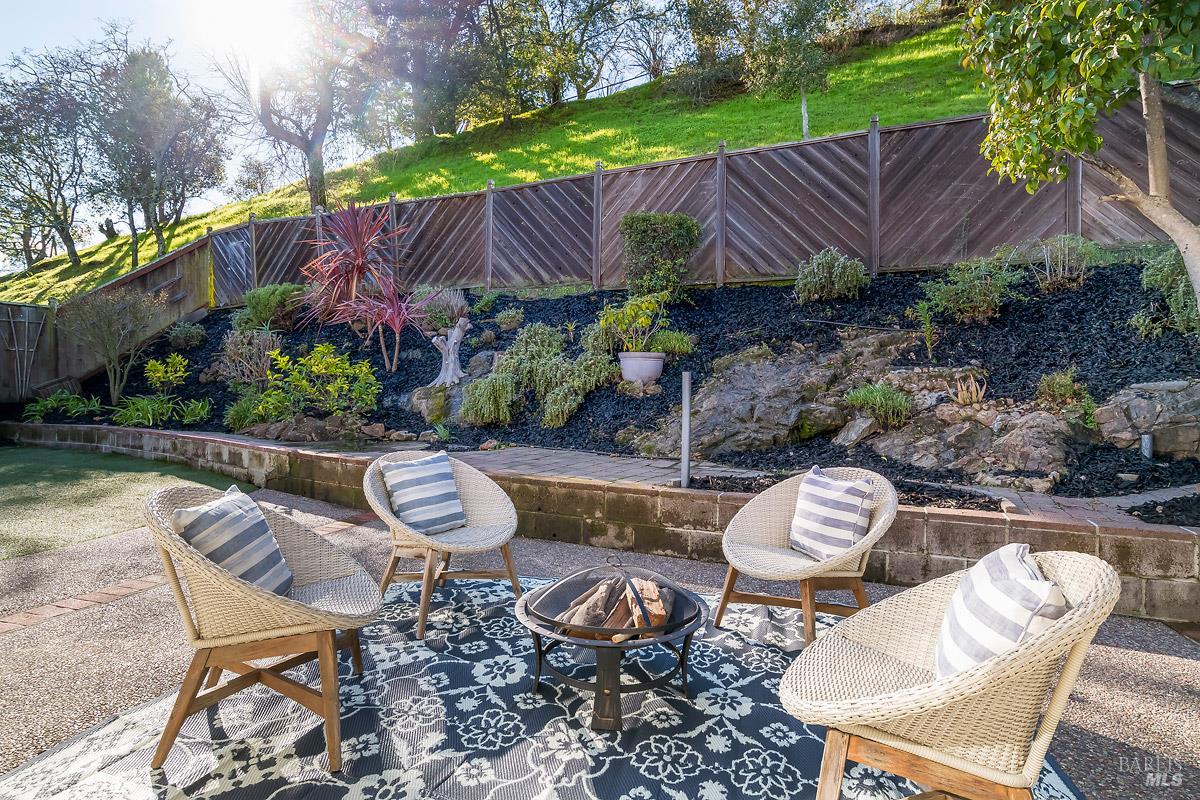 Detail Gallery Image 11 of 19 For 1125 Cambridge St, Novato,  CA 94947 - 3 Beds | 2 Baths