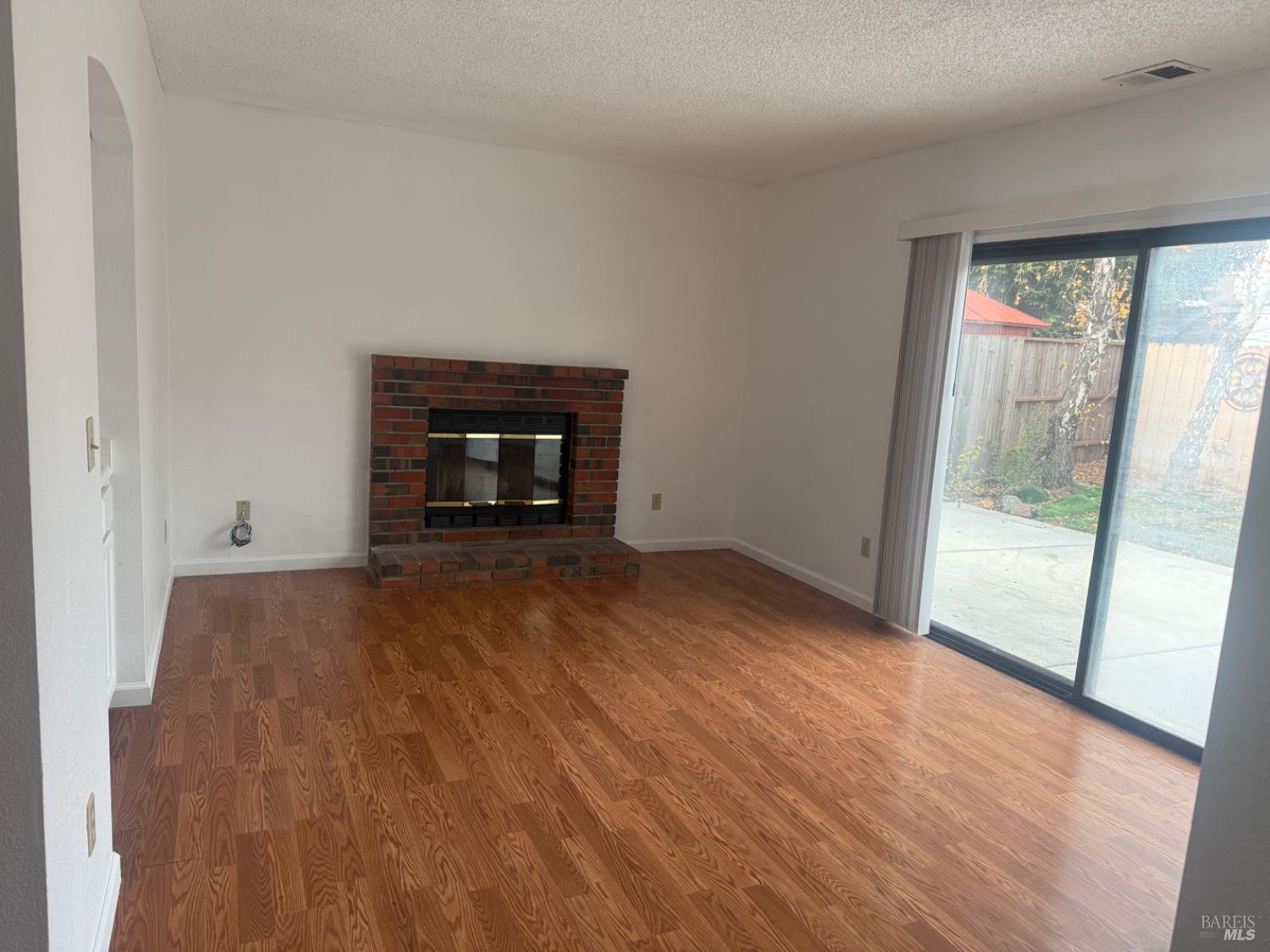 Detail Gallery Image 5 of 15 For 290 Kent Pl, American Canyon,  CA 94503 - 4 Beds | 2/1 Baths