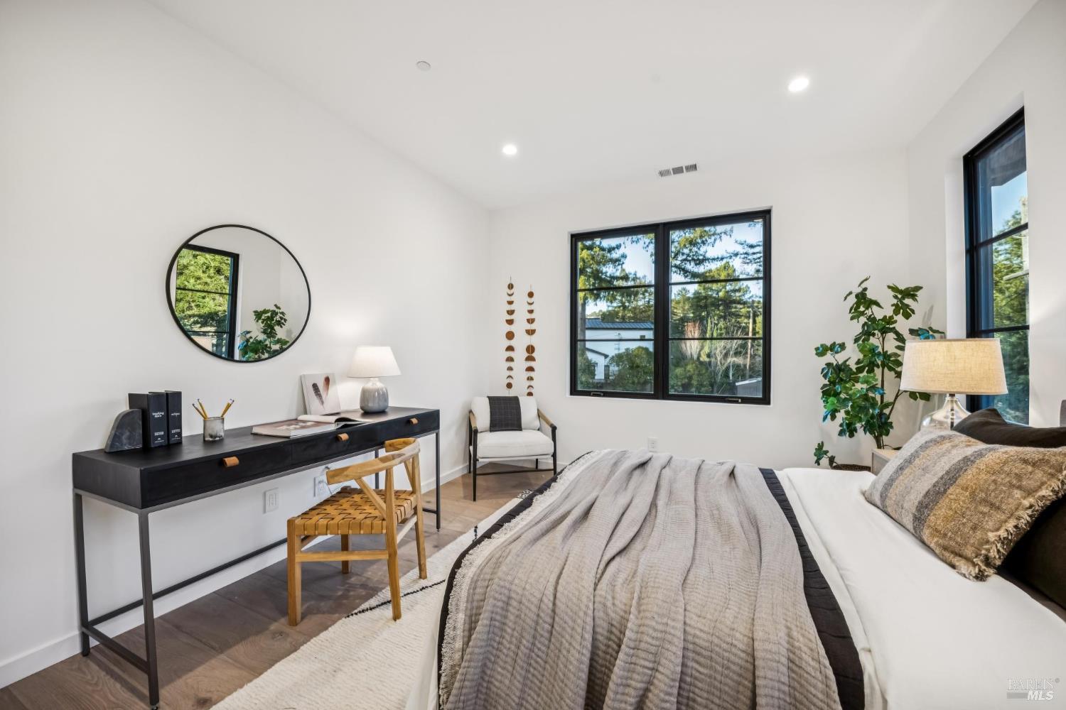 Detail Gallery Image 63 of 76 For 33 Fawn Dr, San Anselmo,  CA 94960 - 5 Beds | 4/1 Baths