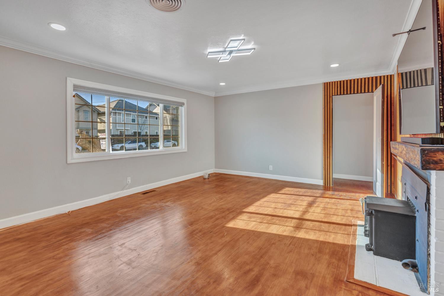 Detail Gallery Image 26 of 37 For 1260 Meadow Ln, Concord,  CA 94520 - 4 Beds | 3 Baths